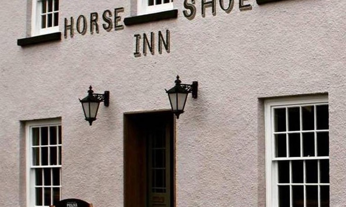 Llangattock Bed & Breakfast | The Horseshoe Inn