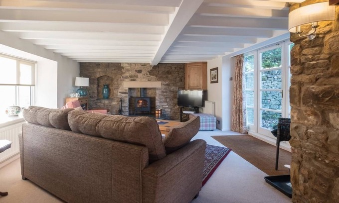 Levisham Hotel | The Horseshoe Inn