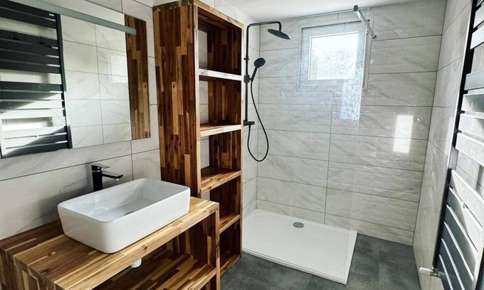 Saint-Medard-en-Jalles House | The house of happiness