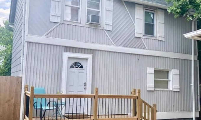 Detroit - Shoreway House | The House Hotels - W45th Backhouse - Ohio City