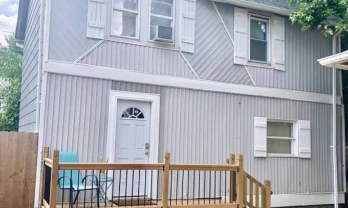 Detroit - Shoreway House | The House Hotels - W45th Backhouse - Ohio City