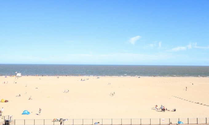 Gorleston-on-Sea House | THE HOUSE IN GORLESTON, pet friendly in Gorleston-On-Sea