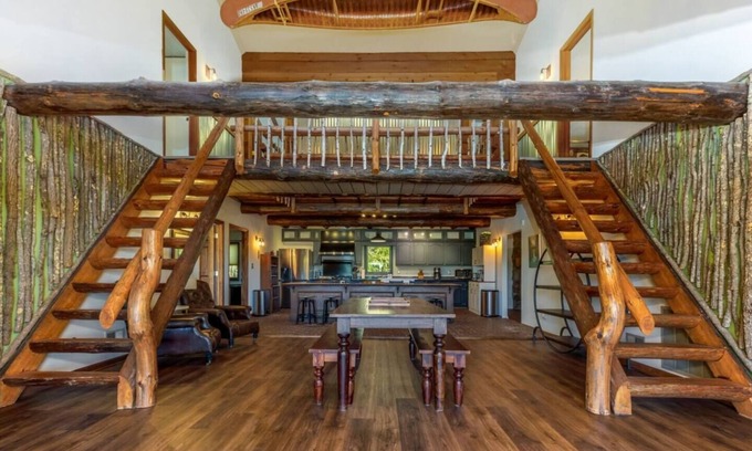 Logan House | The Howling Buck Lodge