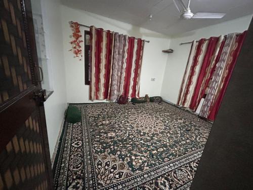 Srinagar House | The Humble Abode