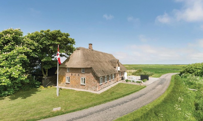 Ballum House | The idyllic farmhouse under thatch.