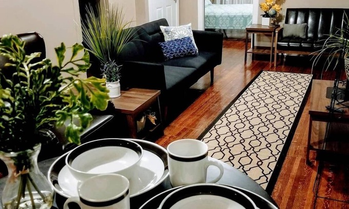 Near Eastside Apartment | ❤The Indy Apartment with FREE PARKING/WIFI❤