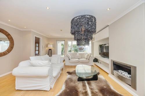 Milnerton House | The Island Beach Villa