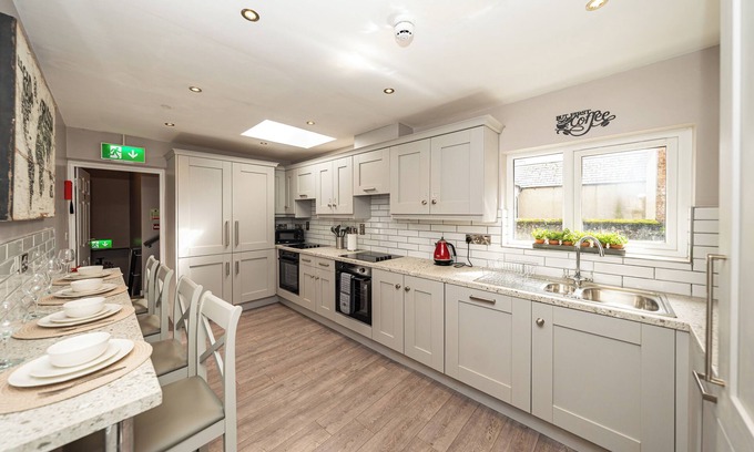 Londonderry House | The Ivy House on Clarendon