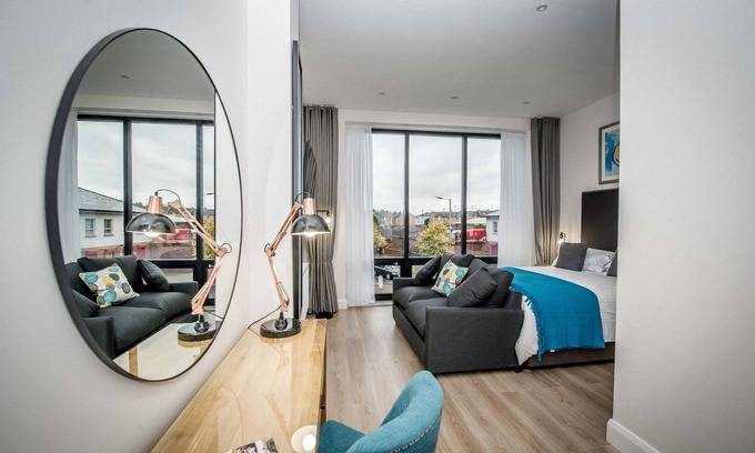 Londonderry Apartment | The James Suites