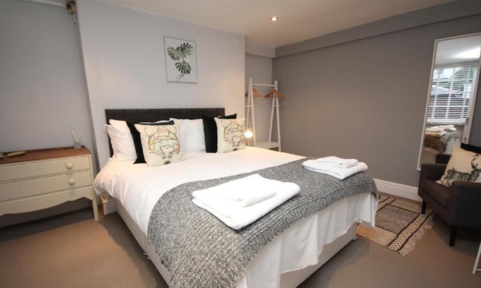 Leamington Spa Apartment | The Jephson Apartment