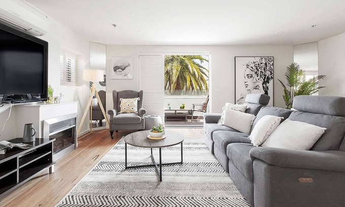 Sandringham Apartment | ☆ The Jetty on Beach Rd ☆ Beach, Shops & Train ☆