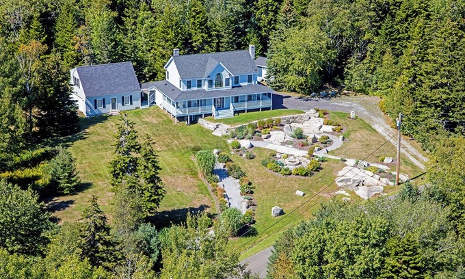 Spruce Head House | THE JEWELL - Town of St George