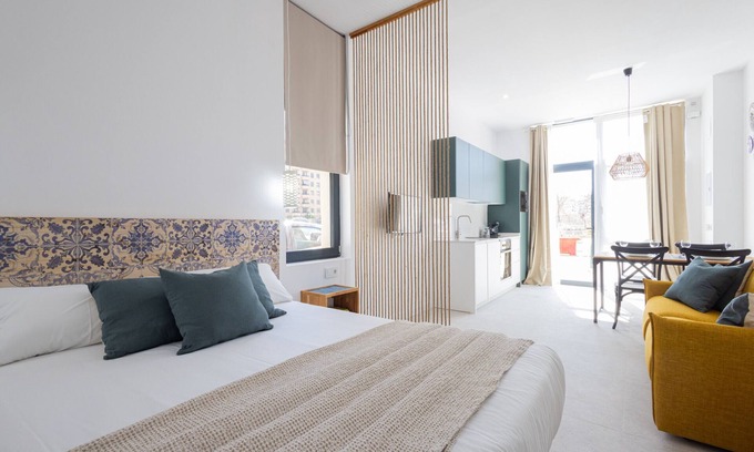Jesus Apartment | The Joaquin Sorolla Apartment IV by Florit Flats