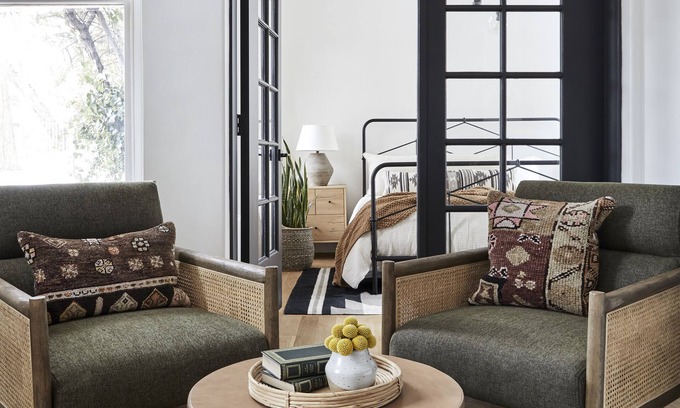 Northeast Santa Fe Apartment | The Juliette - Stunning 1 Bedroom Steps from The Plaza, Free Parking