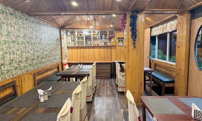Kurseong Hotel | The Kaizer Valley Hotel