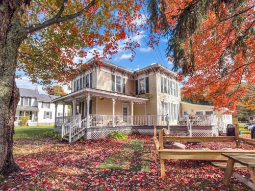 Ellicottville House | The Kelly House - 4 BR Historic Lodge - Downtown