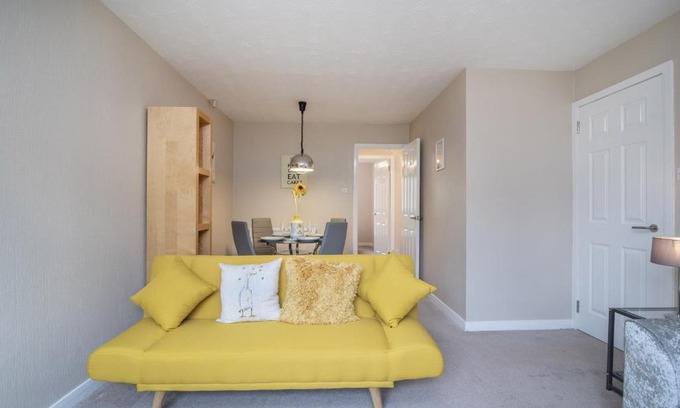 North West House | The Kelvin - Peaceful West End River View Property