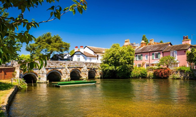 Christchurch Hotel | The Kings Arms
