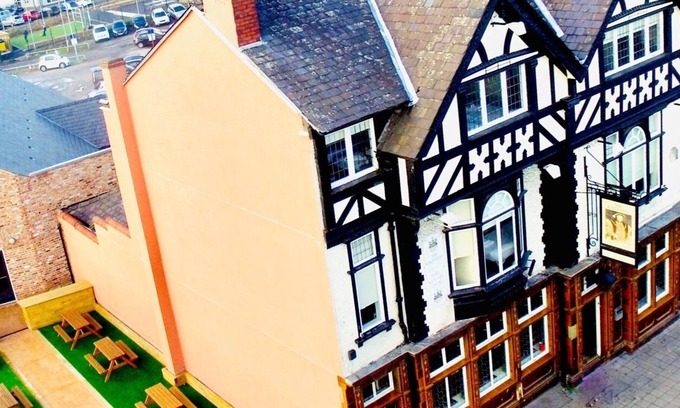 Warrington Bed & Breakfast | The Kings Head