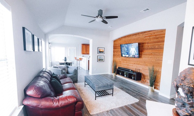 Bedford House | The Ladera House