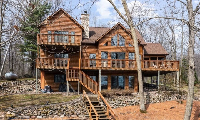 Cumberland House | The Lake Home on Beaver Dam Lake in Cumberland, Wisconsin