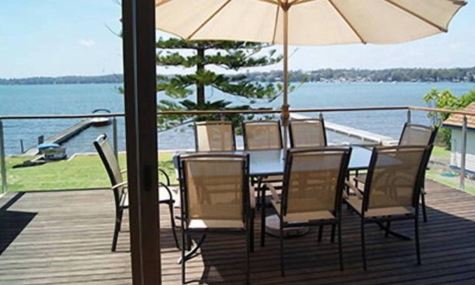 Bonnells Bay House | The Lake House Bonnells Bay