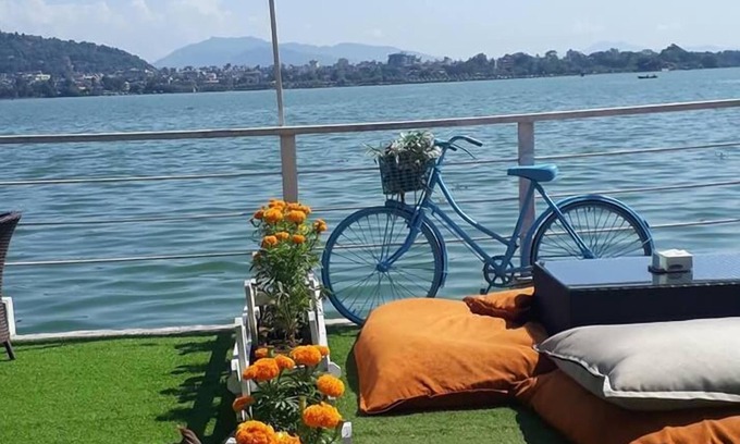 Pokhara Hotel | The Lake House