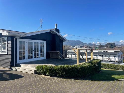 Taupo House | The Lake House