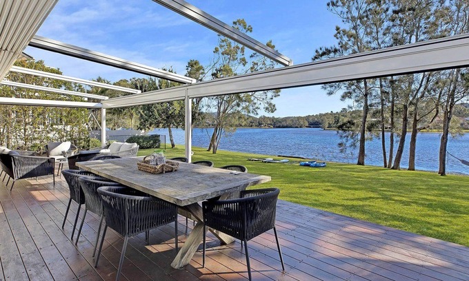 Wamberal House | THE LAKE HOUSE @ WAMBERAL
