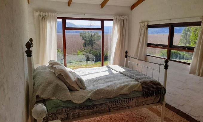 Sedgefield House | The Lake House