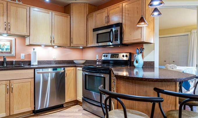 Fontana Condo | The Lakepod at Abbey Springs – 2 BDR Just 5 Min to Lake, Tons of Amenities!