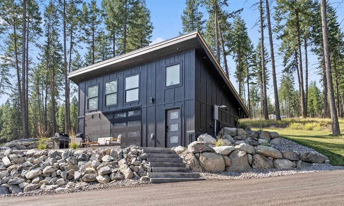 Lakeside House | The Lakeside House w/pool & hot tub