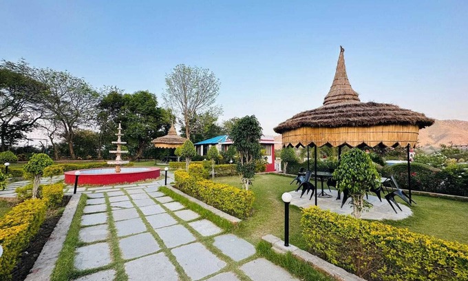 Chamboa Sarjela Hotel | The Lal Bagh Resort