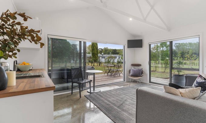 Matakana House | The Landing Pad - Matakana Holiday Retreat