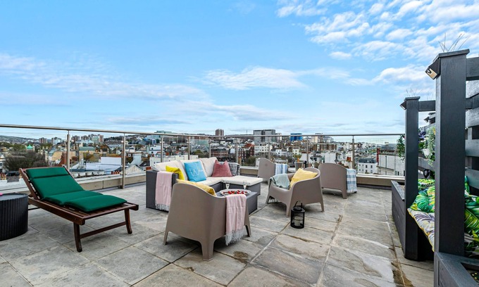 Brighton City Centre Apartment | The Lanes Gem Penthouse Rooftop Terrace Sea View