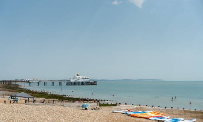 Eastbourne Seafront Hotel | The Lansdowne, Eastbourne