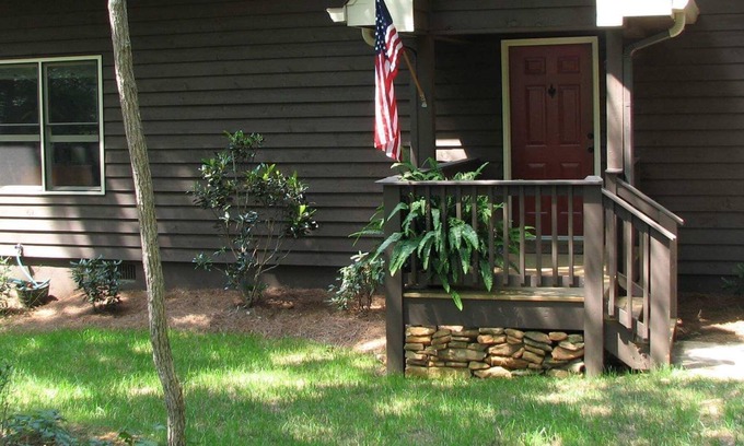 Dahlonega House | The Laramore House 3 bed/2.5 ba