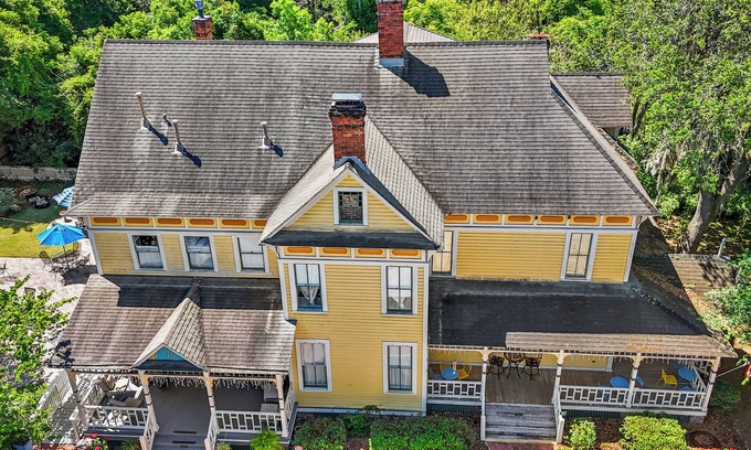 Gainesville Bed & Breakfast | The Laurel Oak Inn Bed and Breakfast