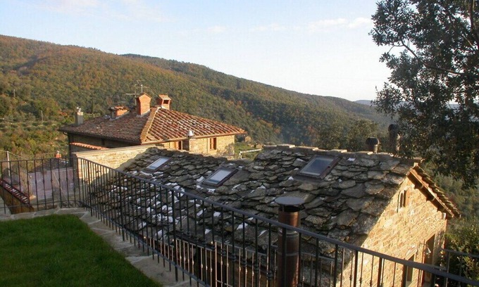 Cortona Cottage | The Lauro lovely Tuscan cottage with shared pool