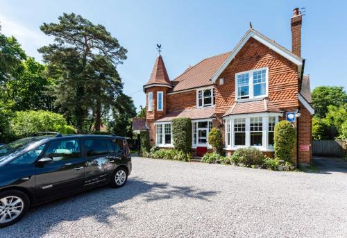 Horley House | The Lawn Guest House Gatwick