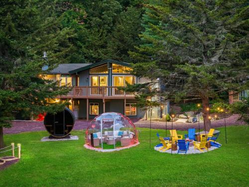Albrightsville Ski Chalet | The Lazy Bear Cabin Dome Hot Tub Sauna & More