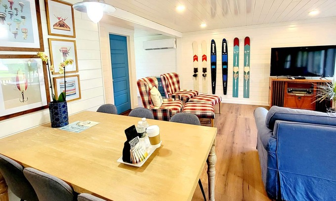 Alexandria Bay House | The Ledges Resort and Marina, Gatehouse 2