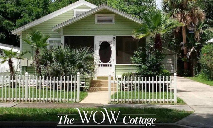 Mount Dora Cottage | THE LEGENDARY "WOW COTTAGE" ~ Historic District ~ Mount Dora's Biggest "WOW!"