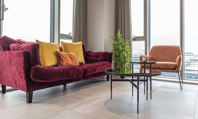 The Docks Apartment | The Lexington IX | 2BDR | 24 Hour Gym | Games Room