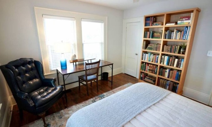 Reynoldstown House | The Library
