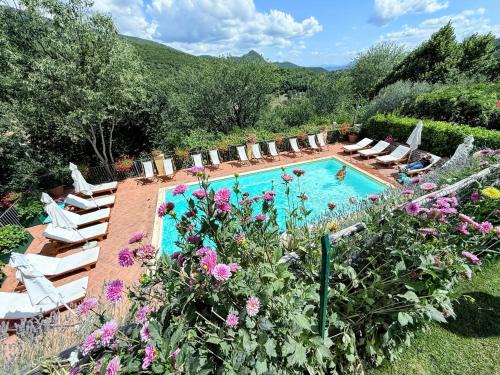 Spoleto House | The life of an Aristocrat on a country estate Stay in the mansion Sleeps 10