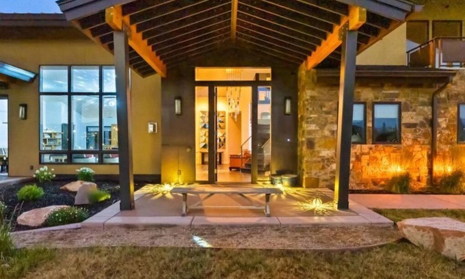 North Snyderville Basin House | The Lighthouse || Casita