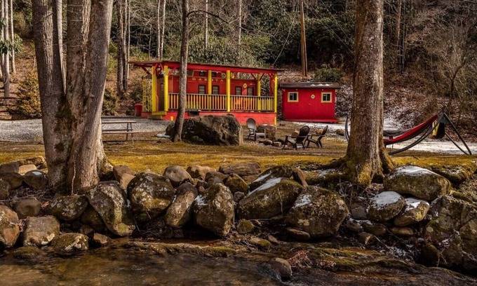 Bryson City RV Rental | The Lil' Red Caboose on the creek!