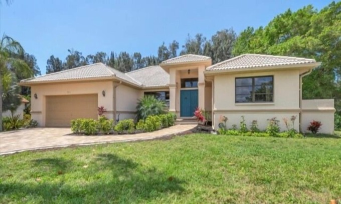 Cape Haze House | The Lily Pad - BEAUTIFUL Cape Haze location with PRIVATE pool
