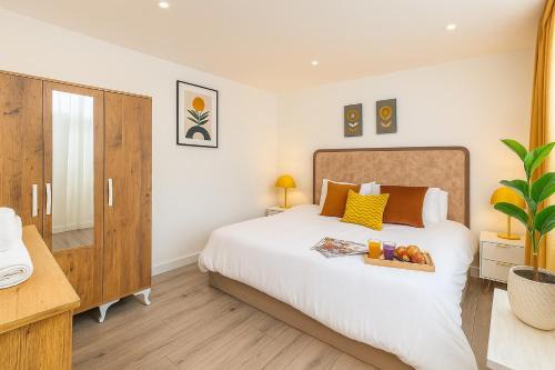 Headington Apartment | The Lincoln Apartment 2023 NEW-BUILD, 1 mintue walk JR John Radcliffe Hospital & Ideal for Oxford Brookes University